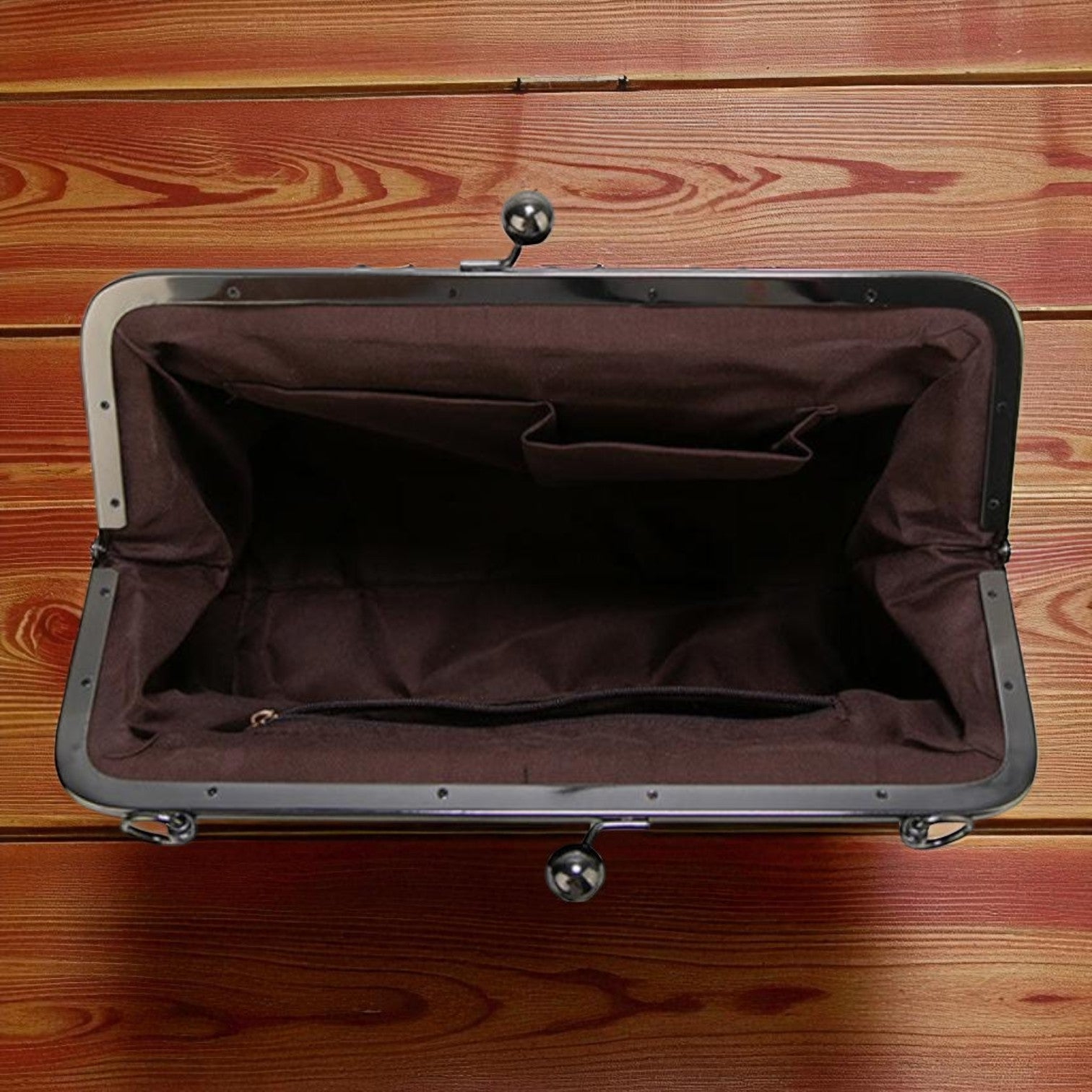 Klassische Vintage-Bügeltasche