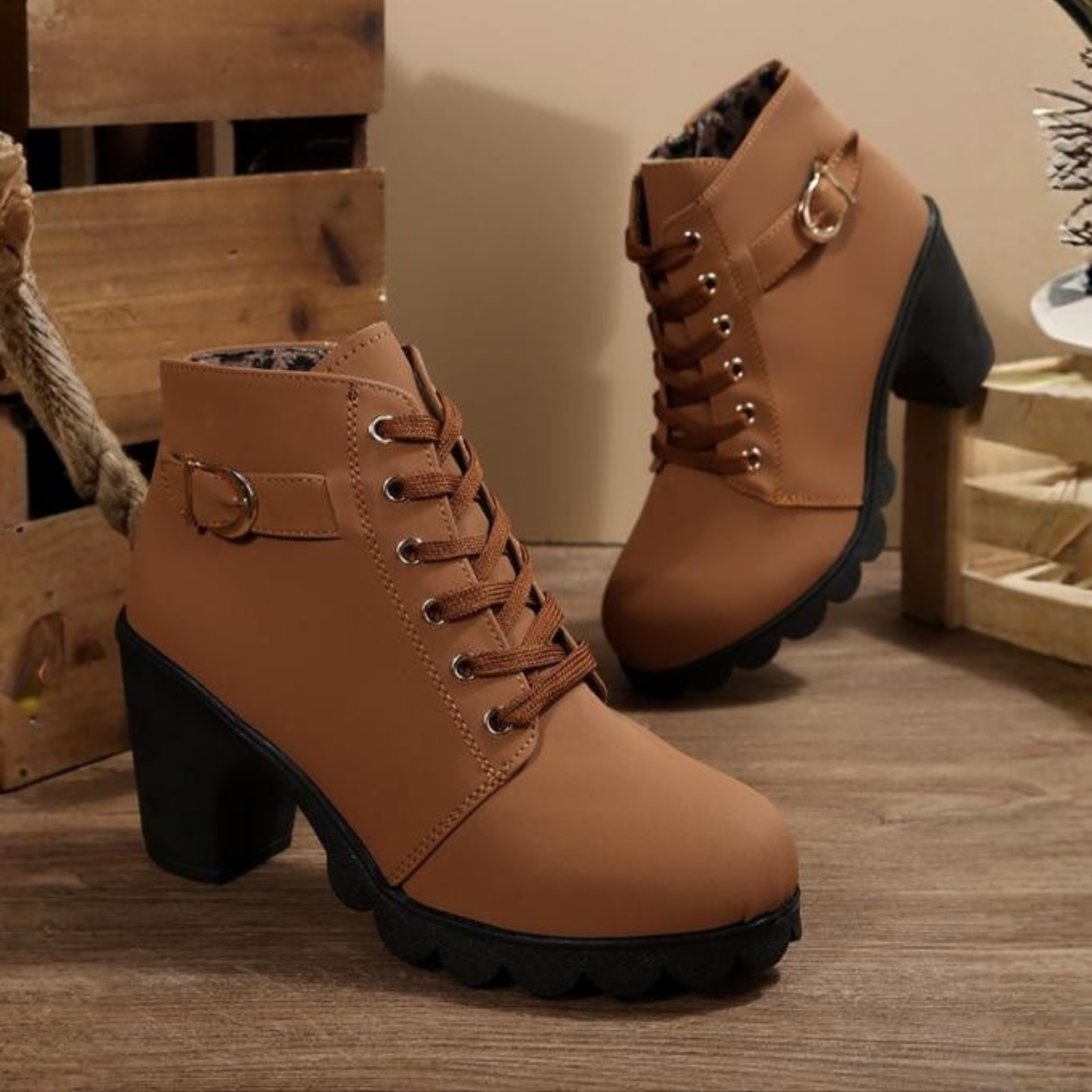 KATNI™ – Chunky Boots mit Schnallen-Detail