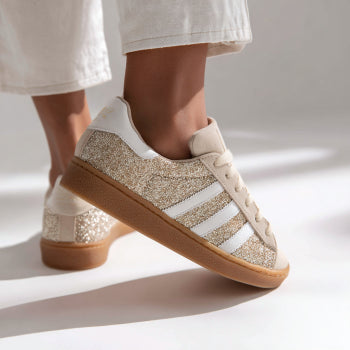 Lucas | Goldene Sneaker